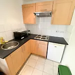 Flat 6 In Acton