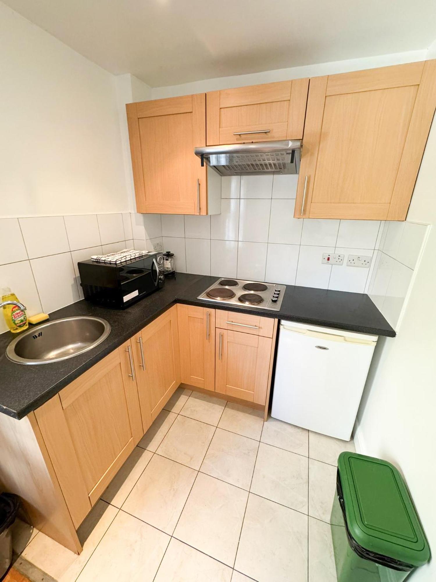 Apartment Flat 6 In Acton